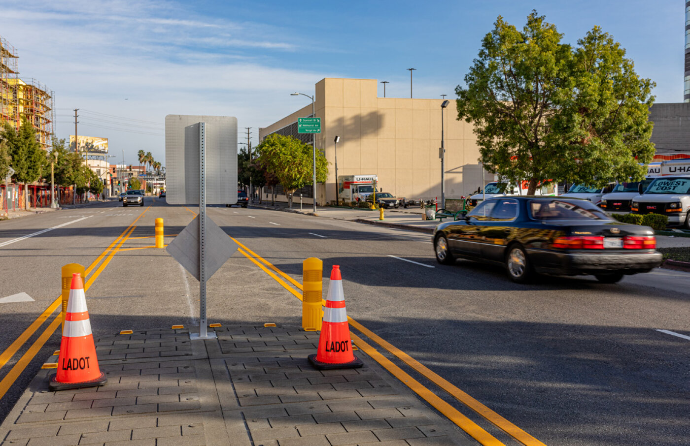 Kreuzung Hollywood Boulevard vor den Verkehrsinseln
