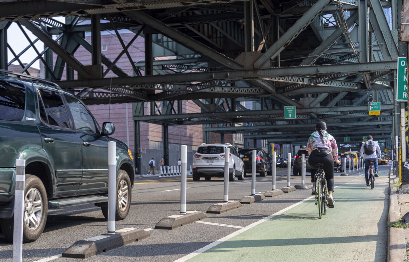 Voie cyclable protégée en service