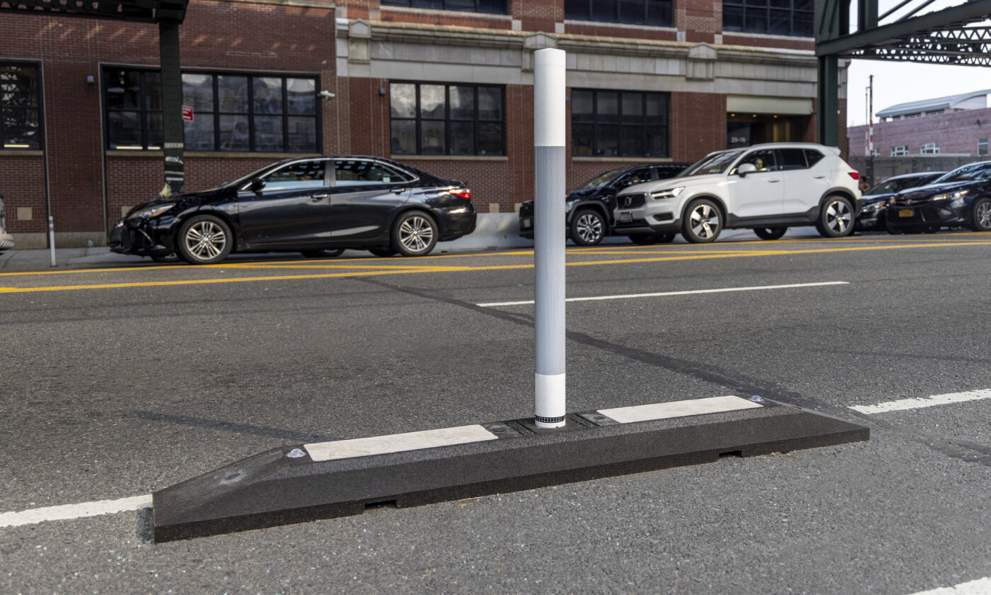 Northern Boulevard before cycle protection